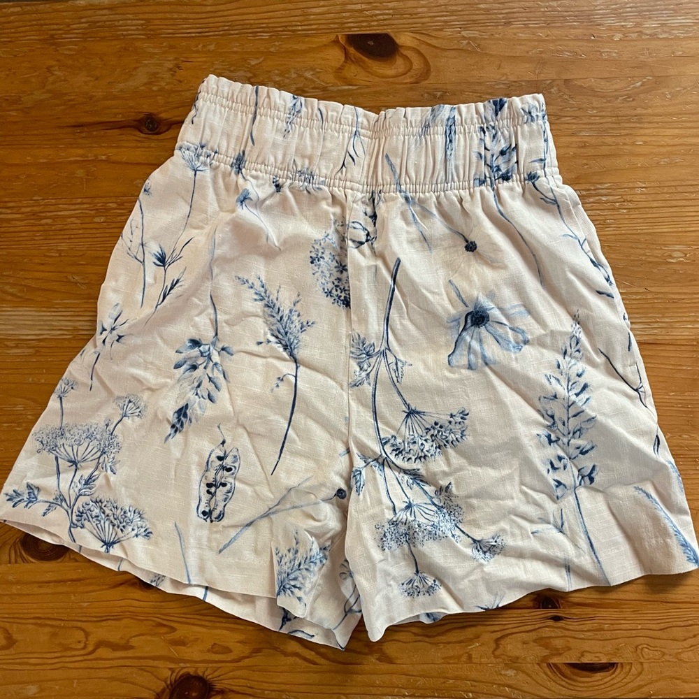 Floral pattern high rise H&M cloth shorts